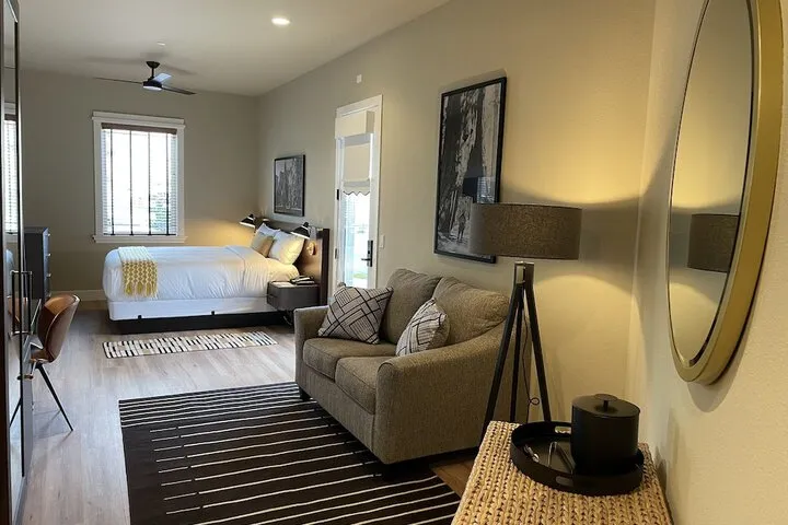 Room 4 of 64