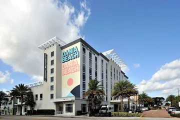 Hotel Dello Ft. Lauderdale Airport Tapestry Collection by Hilton