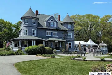 Castle Manor Inn