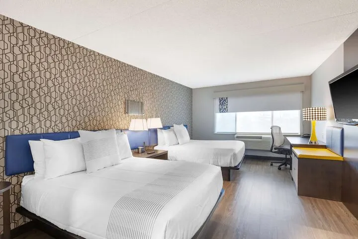 Room 4 of 34