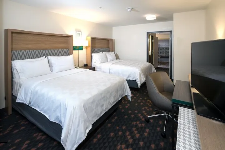 Room 4 of 48