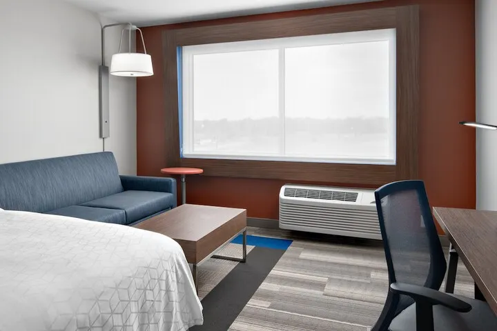 Room 4 of 39