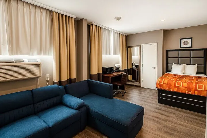 Room 4 of 17