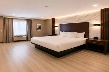 Hotel Pergola JFK Airport