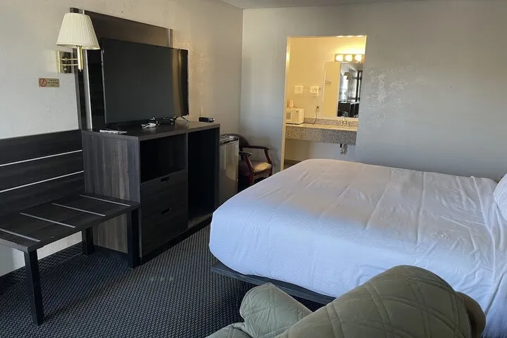 Room 3 of 17