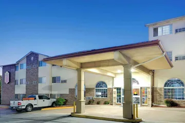 Super 8 by Wyndham Kansas City