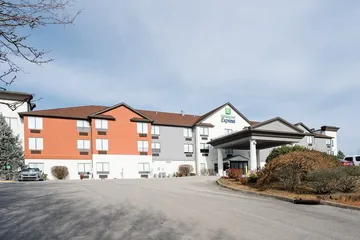 Holiday Inn Express & Suites Knoxville-North-I-75 Exit 112 by IHG