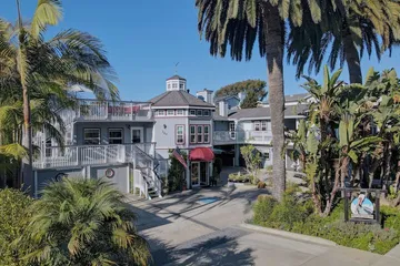 Pelican Cove Inn