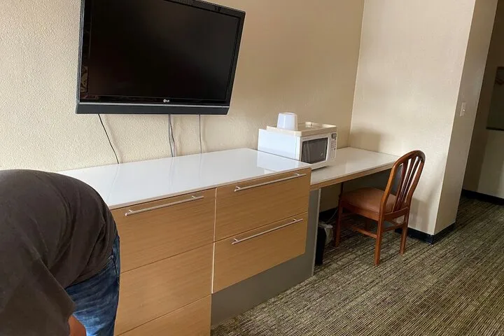 Room 3 of 17