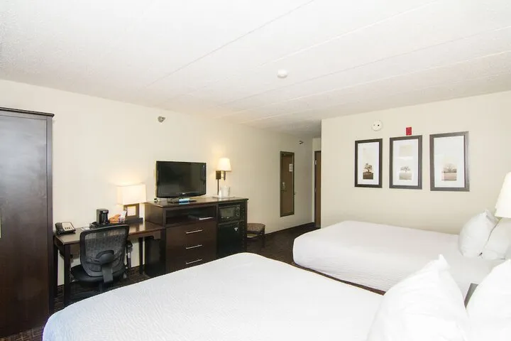 Room 4 of 71