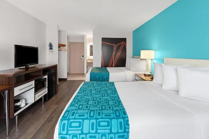 Room 5 of 28