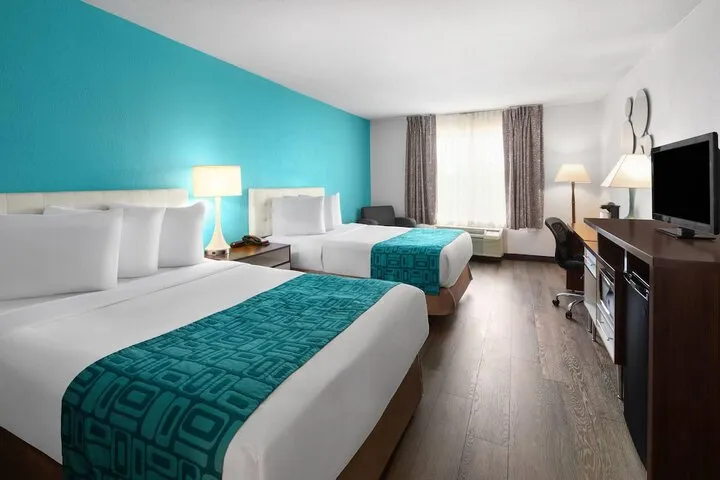 Room 4 of 28