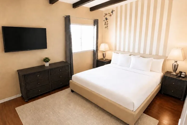 Room 3 of 61