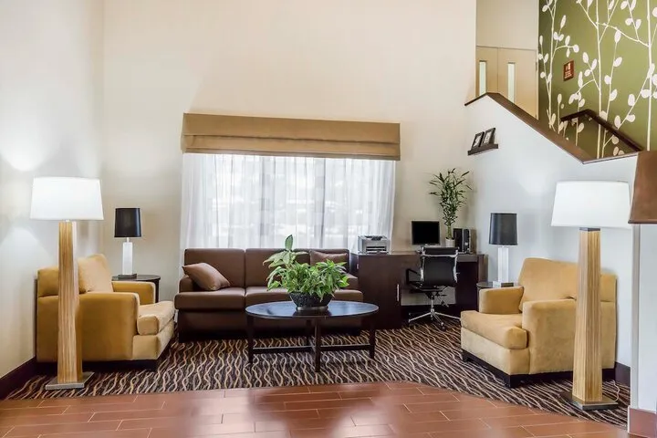 Hotel Interior 4 of 27