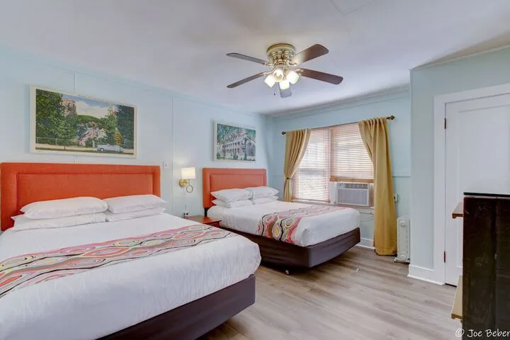 Room 4 of 32