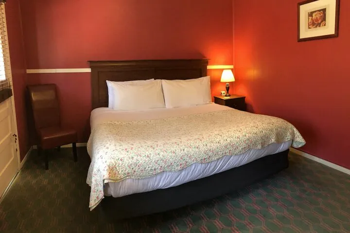 Room 2 of 32