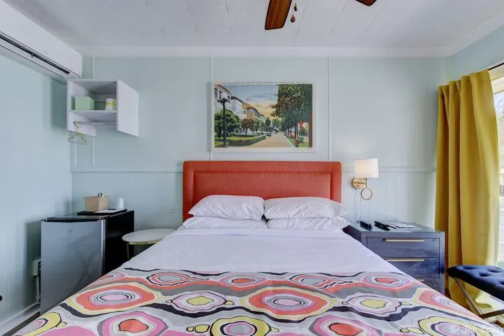 Room 5 of 32
