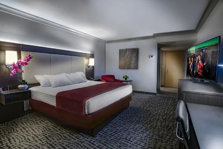 Room 5 of 169
