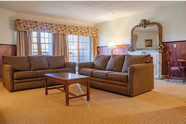 Room 3 of 9