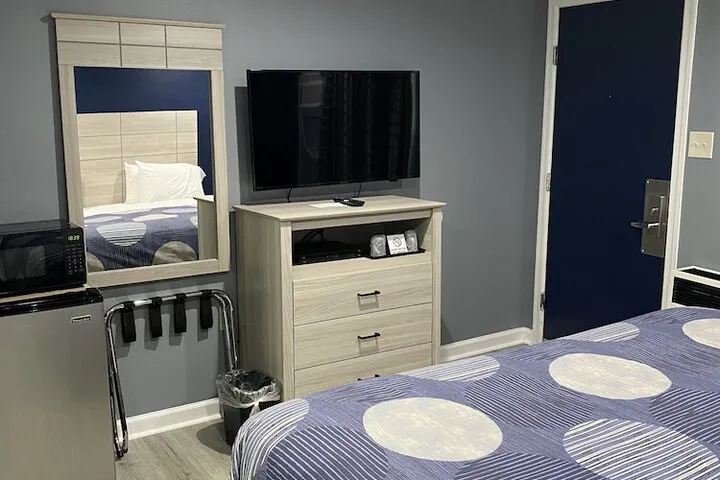 Room 3 of 34