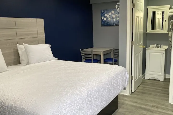 Room 4 of 34