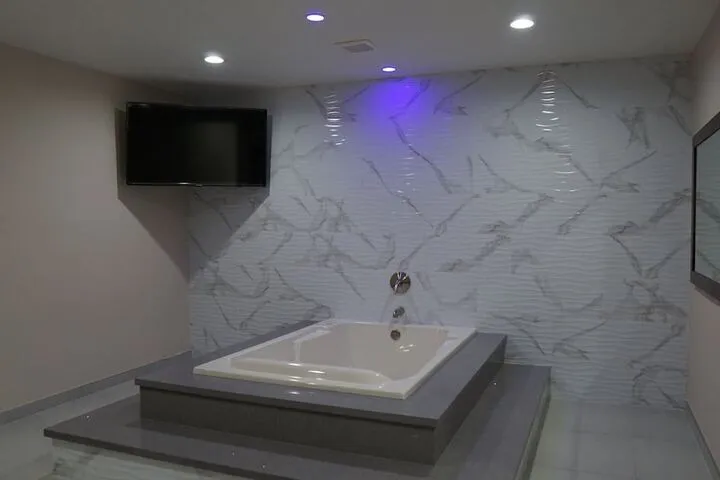 Room 5 of 35