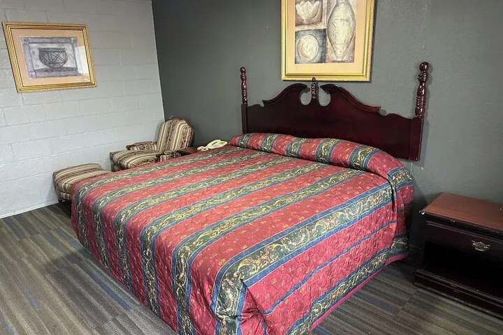 Room 2 of 5