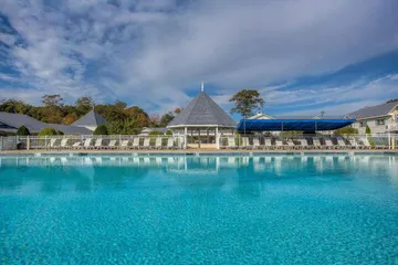 Driftaway Hotel and Pool