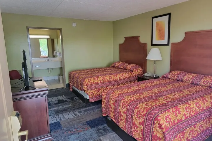 Room 5 of 16