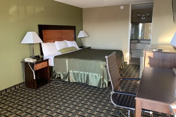 Room 4 of 28