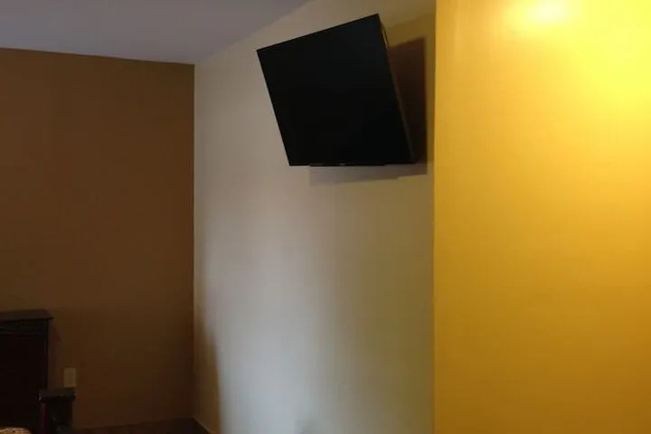 Room 5 of 27