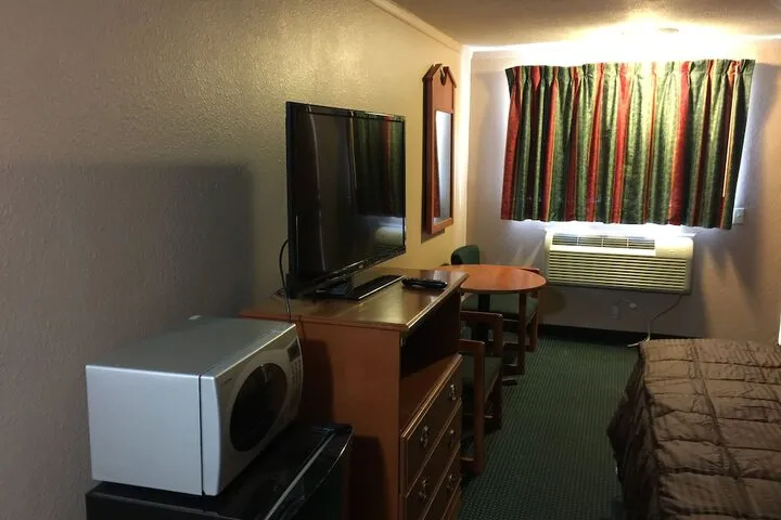 Room 2 of 9