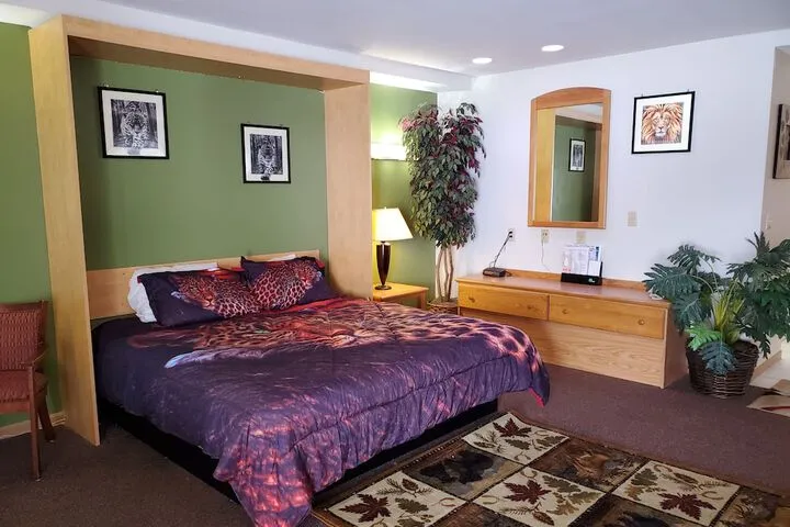 Room 3 of 43