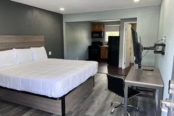 Surf City Inn and Suites