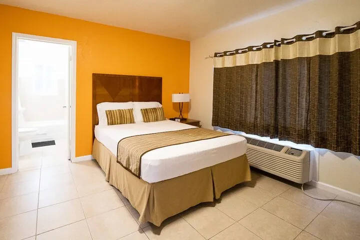 Room 4 of 22