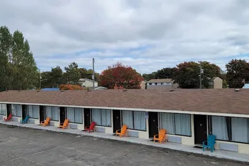 North Shore Wayside Inn