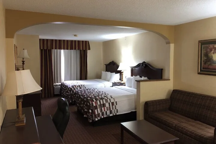 Room 5 of 11