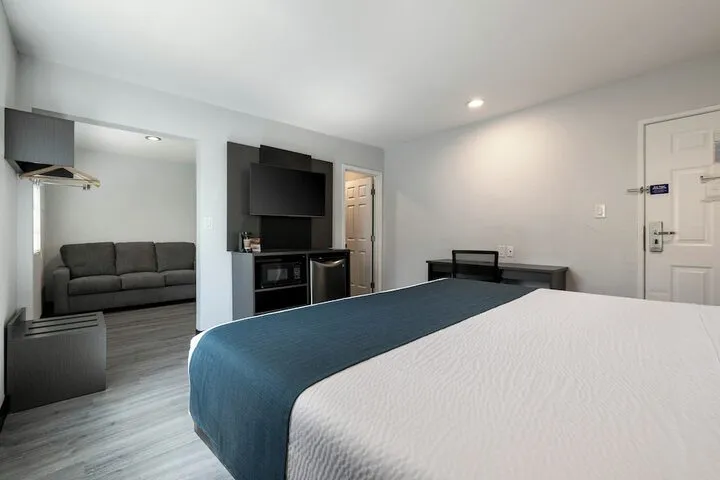 Room 5 of 26