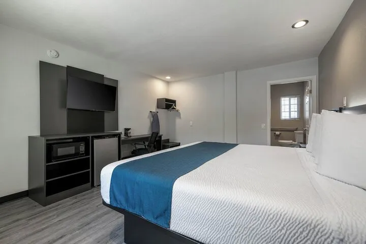 Room 4 of 26