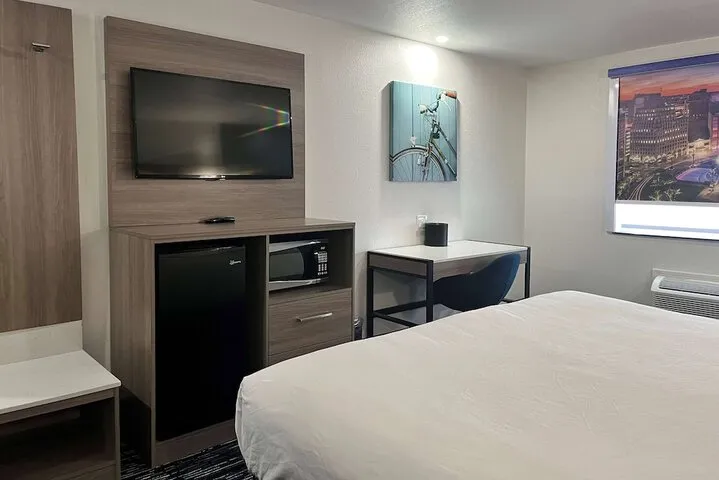 Room 4 of 41