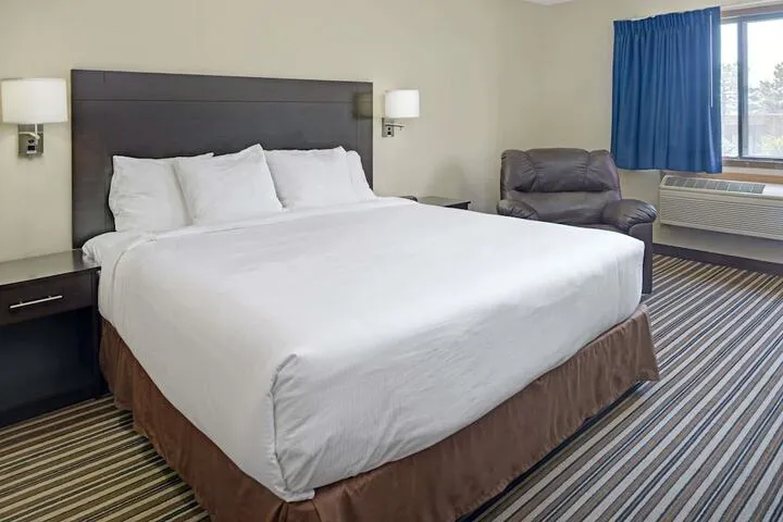 Room 5 of 16