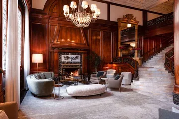 The Benson Portland Curio Collection by Hilton