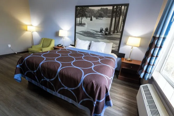 Room 5 of 71