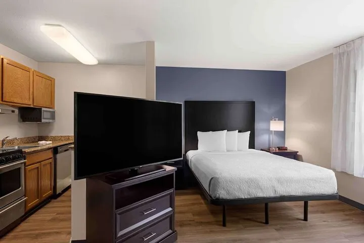 Room 4 of 23
