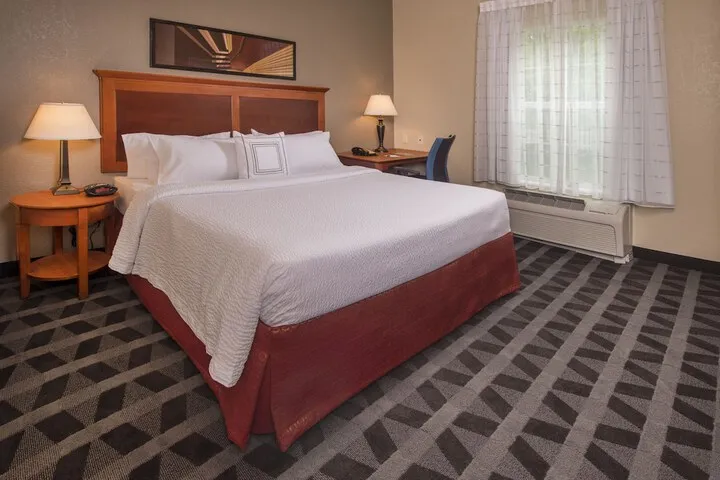 Room 5 of 32