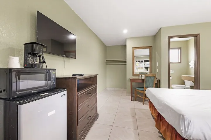 Room 5 of 27