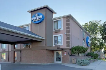 Town House Extended Stay Hotel Downtown