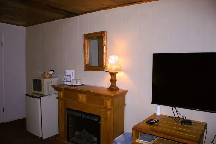 Room 4 of 91