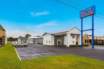Motel 6 Alexandria LA - South