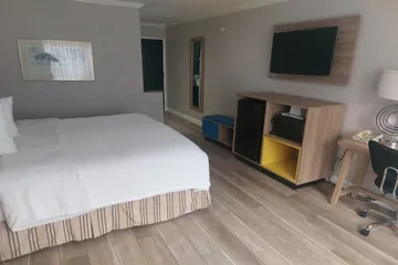 Days Inn & Suites by Wyndham Mountain View
